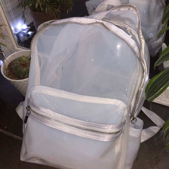 SHOULD I START SHOPPIN N THRIFIN FOR YALL ? - Picture 3 of 4